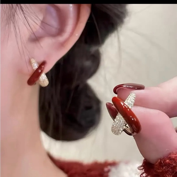 Elegant Red and Gold Earrings - Picture 1 of 3
